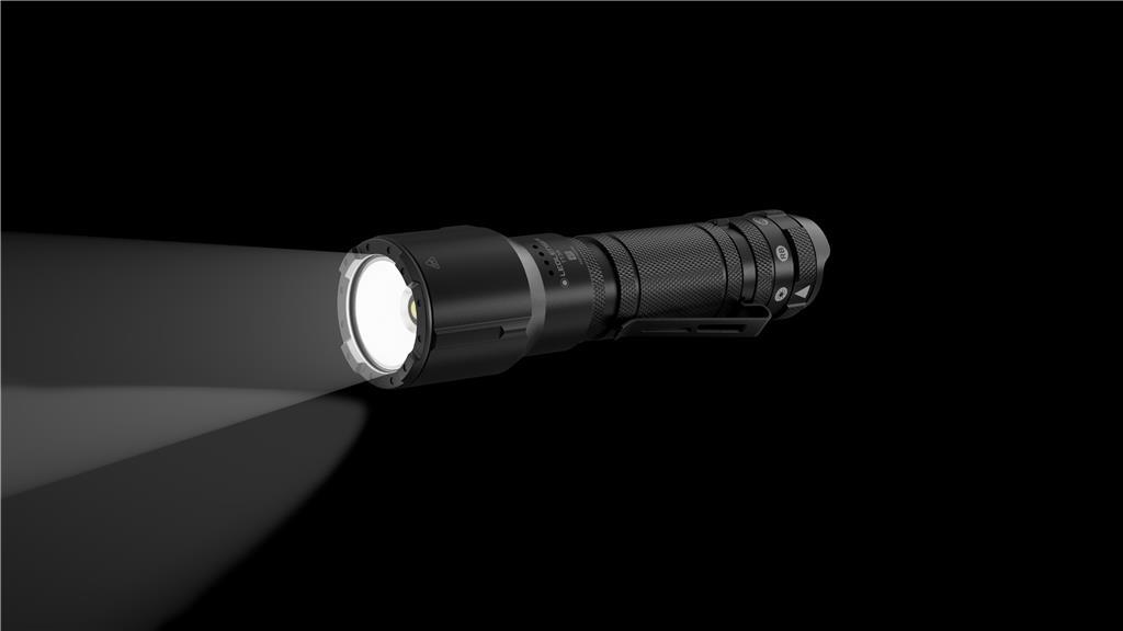 Ledlenser TT3R, taktična, črna, ročna svetilka